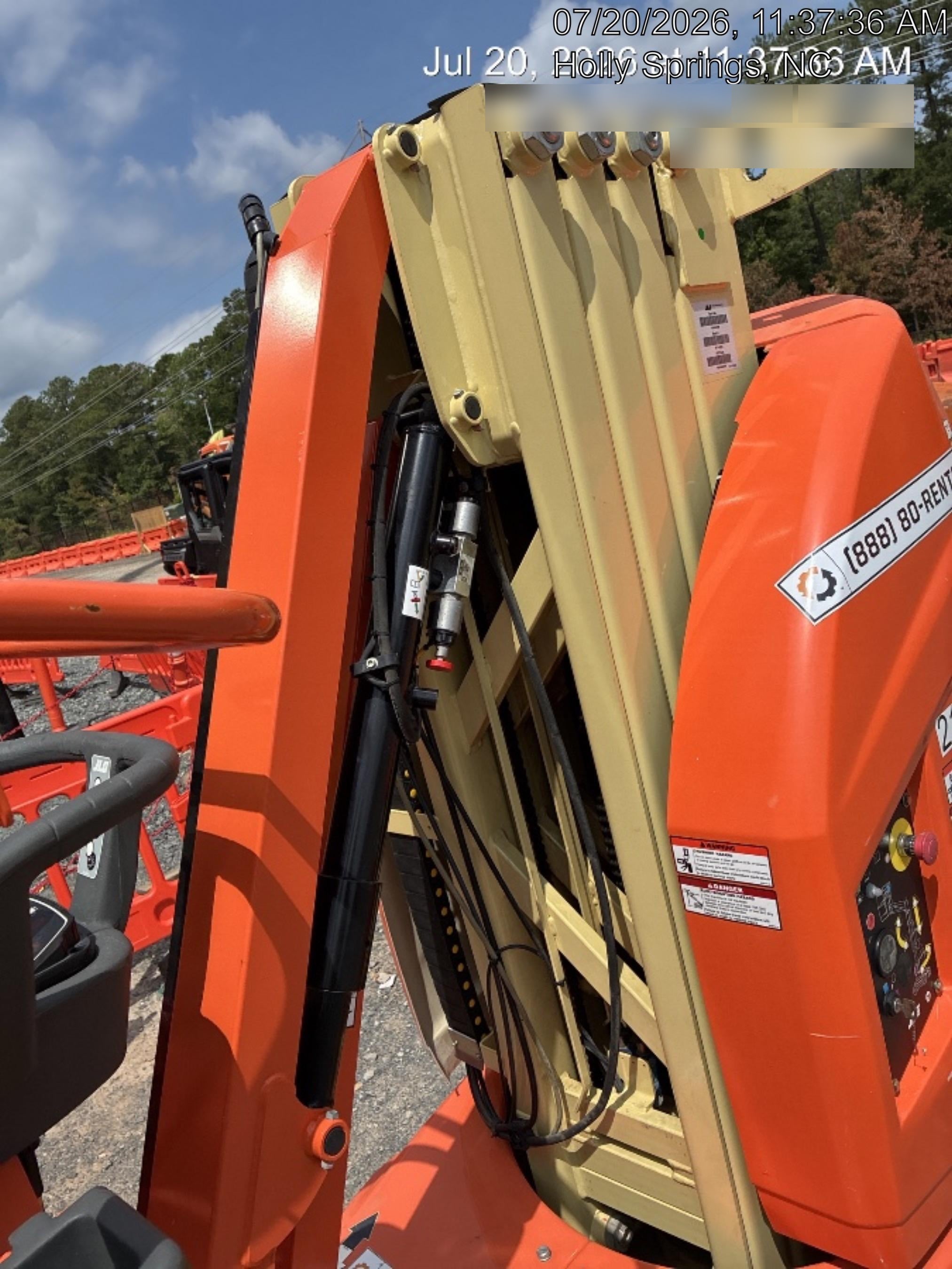 2022 JLG 26E