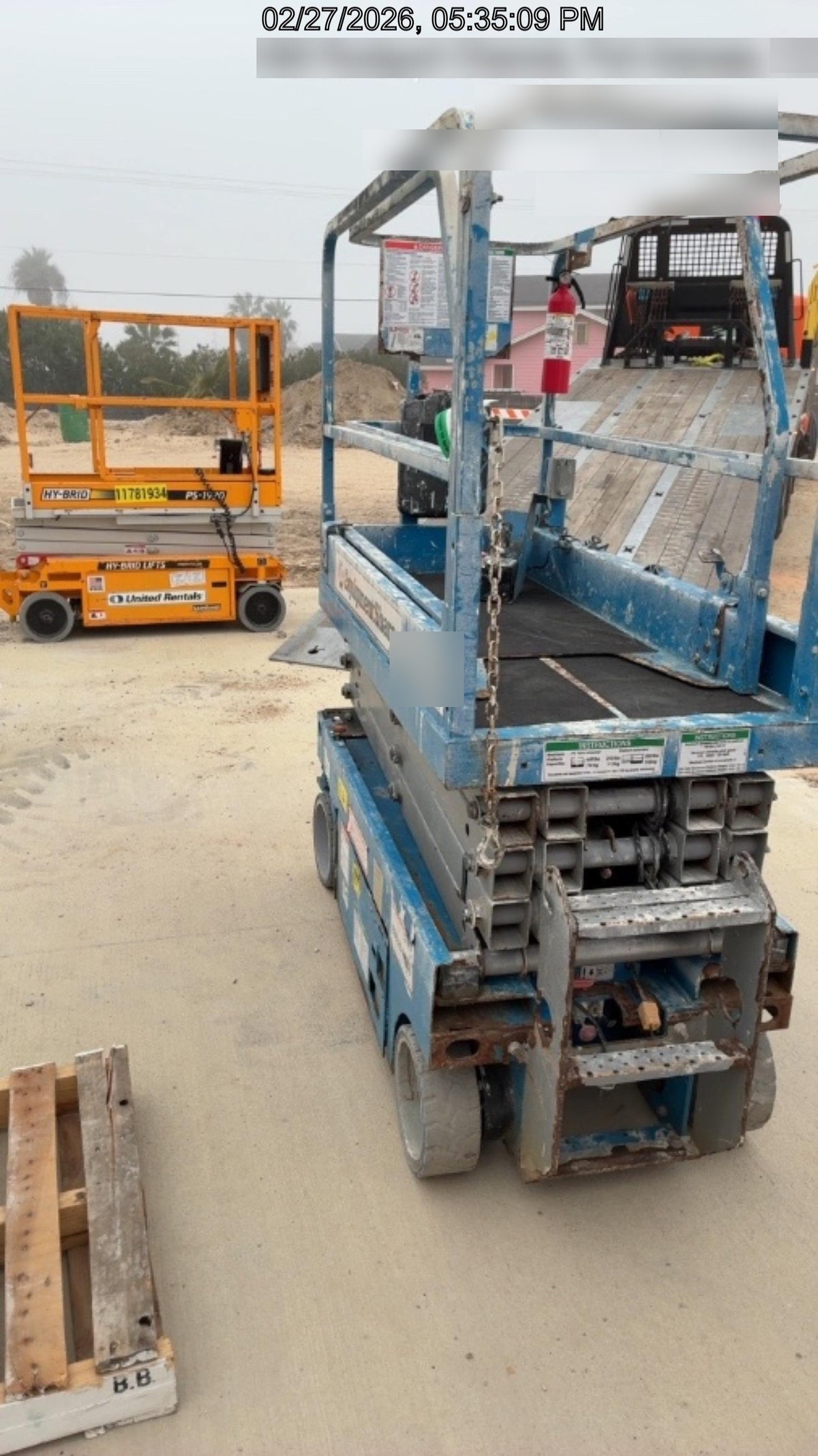 2017 Genie GS-1930 Genie GS-1930 Lift w/Fixed Rail and Chain Entry