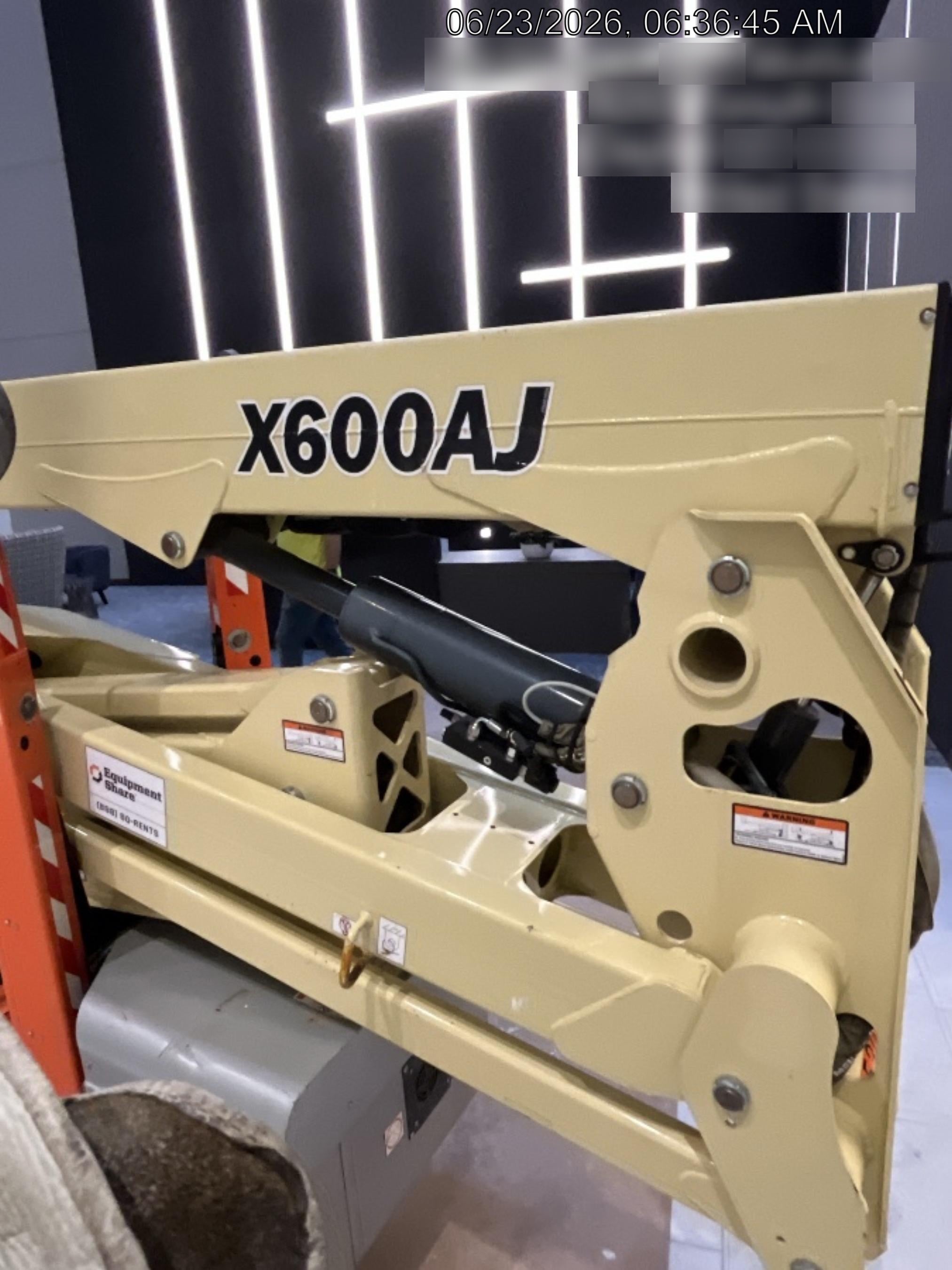 2021 JLG X600AJ
