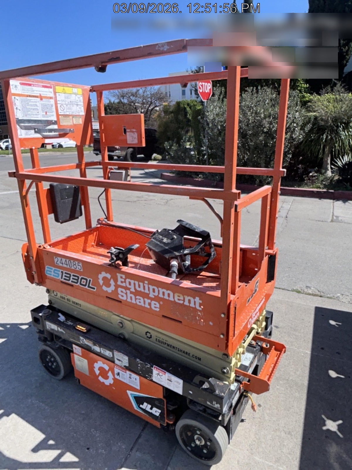 2022 JLG ES1330L