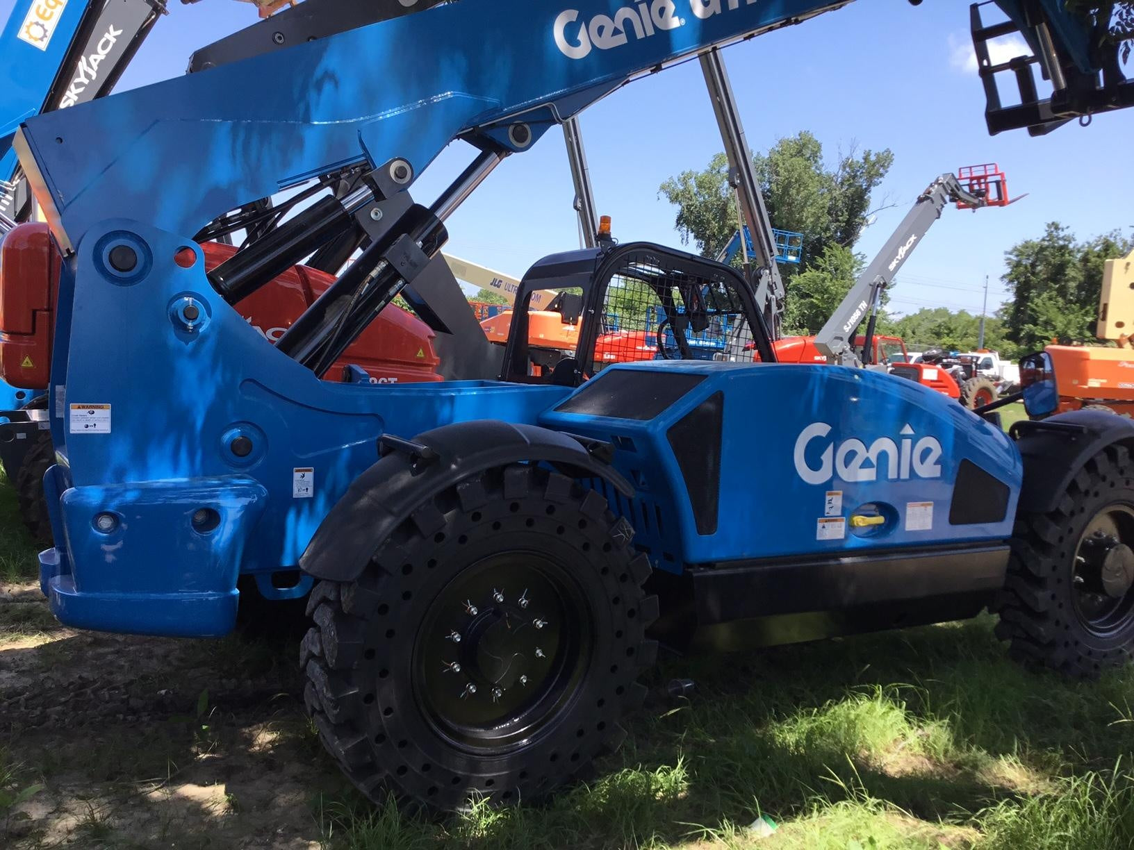 2017 Genie GTH-844 Solid Tires, Open Cab