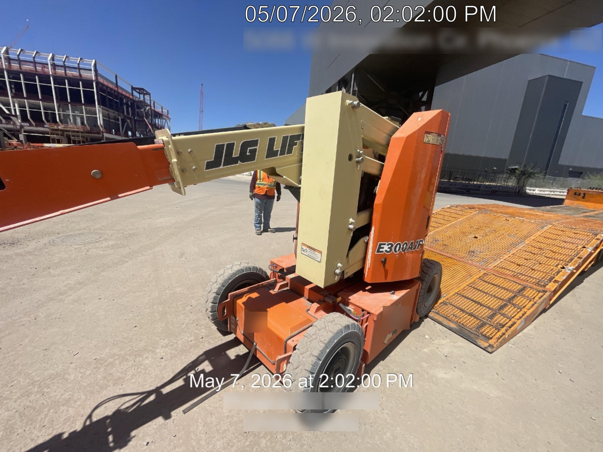 2019 JLG E300AJP