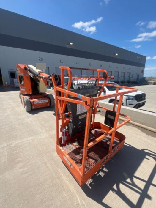 2019 JLG E300AJP