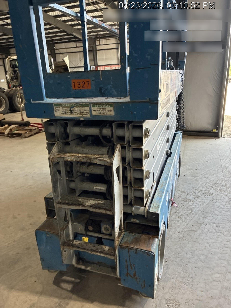 2016 Genie GS-3232 32' Narrow Scissor Lift