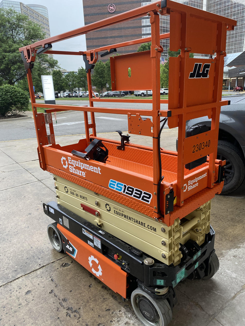 2022 JLG ES1932