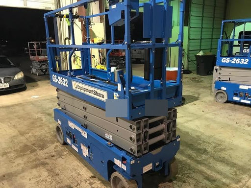 2019 Genie GS-2632 Folding rails with half height swing gate