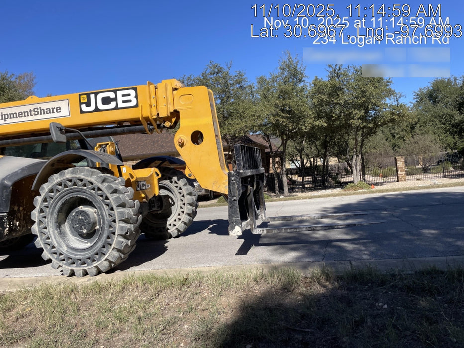 2019 JCB 509-42 JCB 509-42 Enclosed Cab, 74 HP, Solid Tires, Worklights, Beacon, Aux Hydraulics, Lifting Eye, 60" Carriage/60" Forks