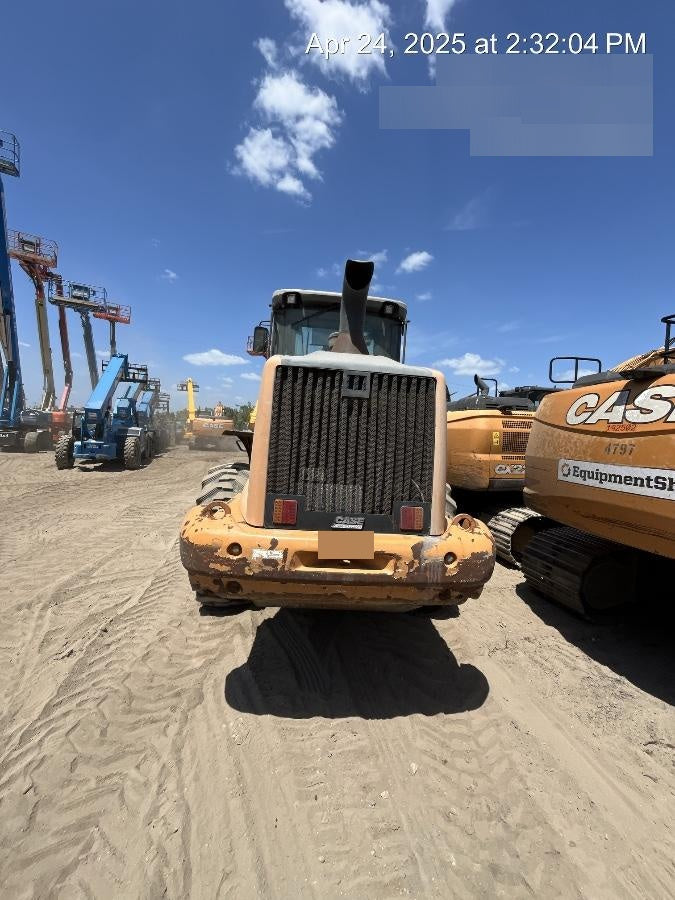 2015 Case 621F CLOSED CAB, JRB 416 STYLE HYD COUPLER