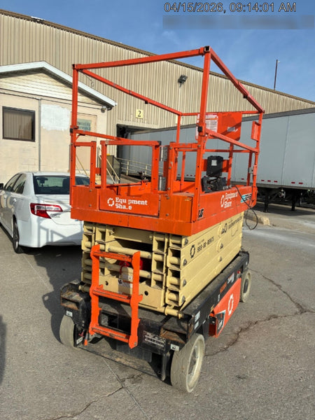 2022 JLG ES3246