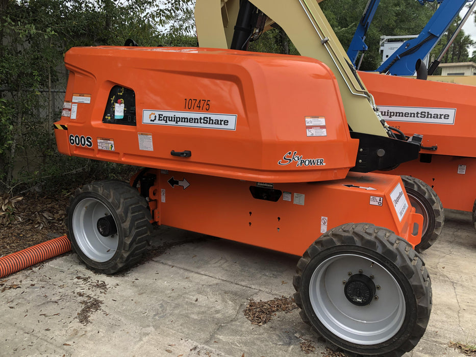 2020 JLG 600S