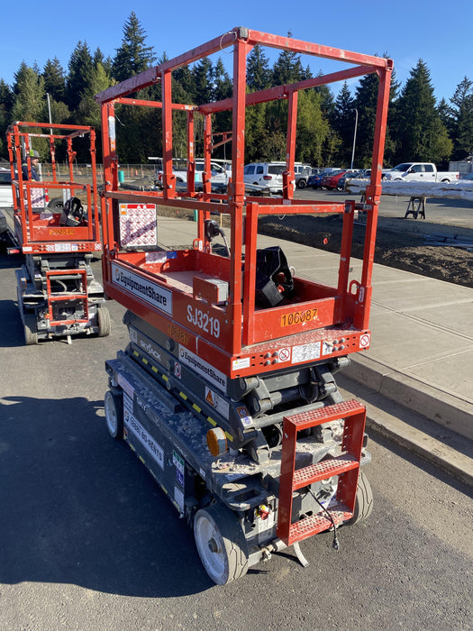 2020 Skyjack SJIII-3219 Solid NM Tires, Half height spring hinged entry gate, Dual Beacons, 800W Inverter