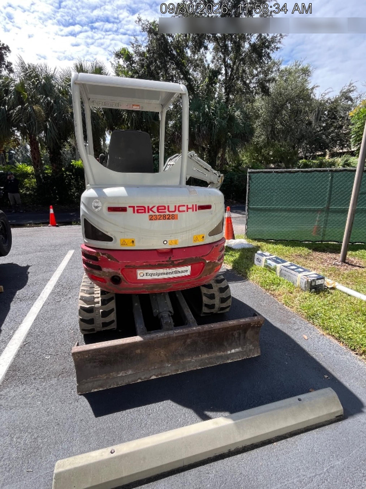 2022 TAKEUCHI TB235-2R