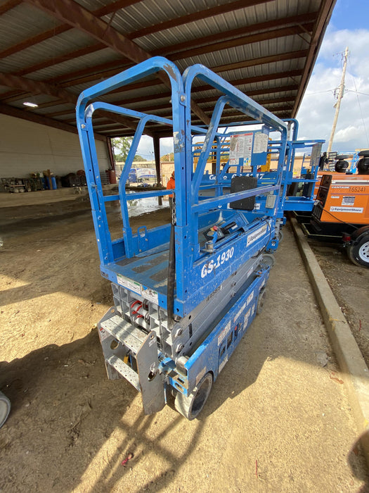2019 Genie GS-1930 Fixed rails with chain Entry