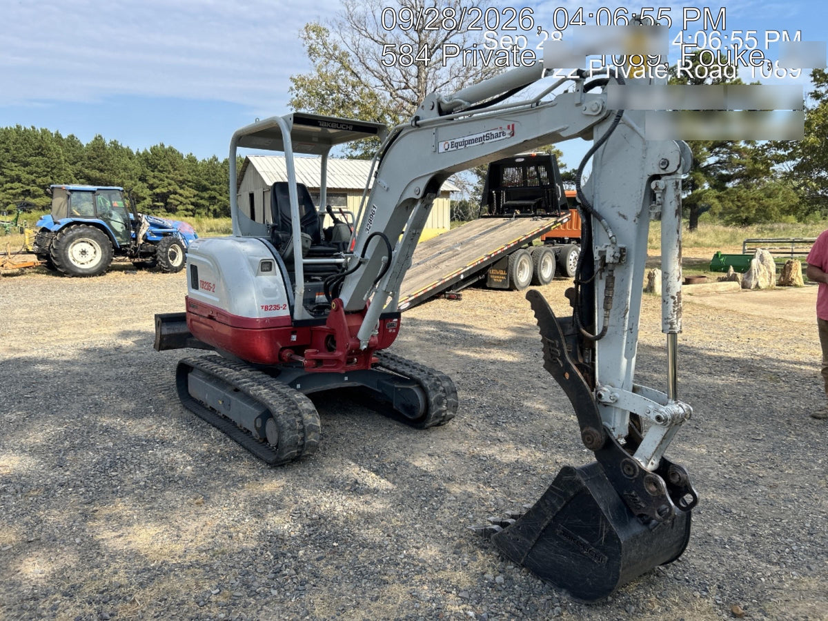 2023 TAKEUCHI TB235-2R