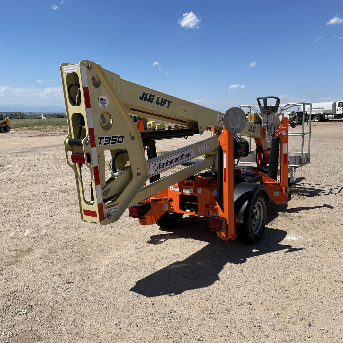 2022 JLG T350