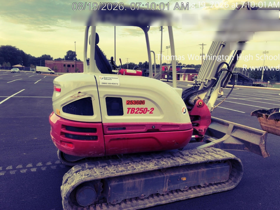 2022 TAKEUCHI TB250-2R