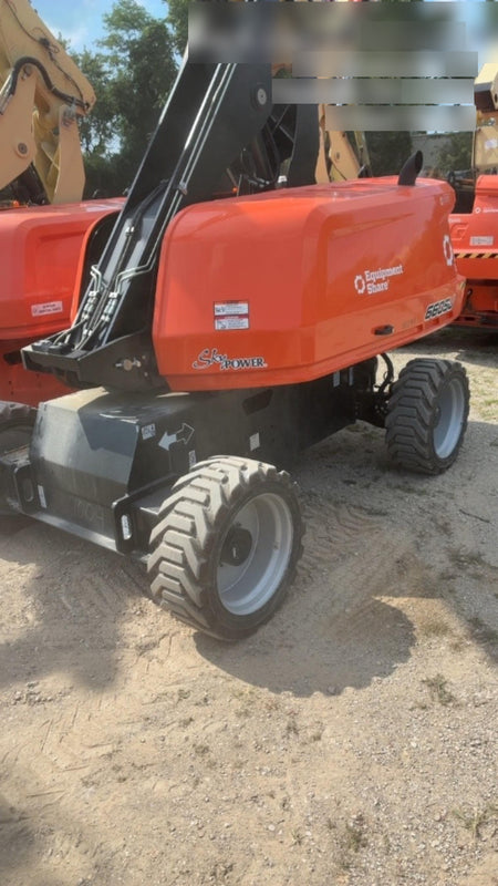 2025 JLG 660SJ