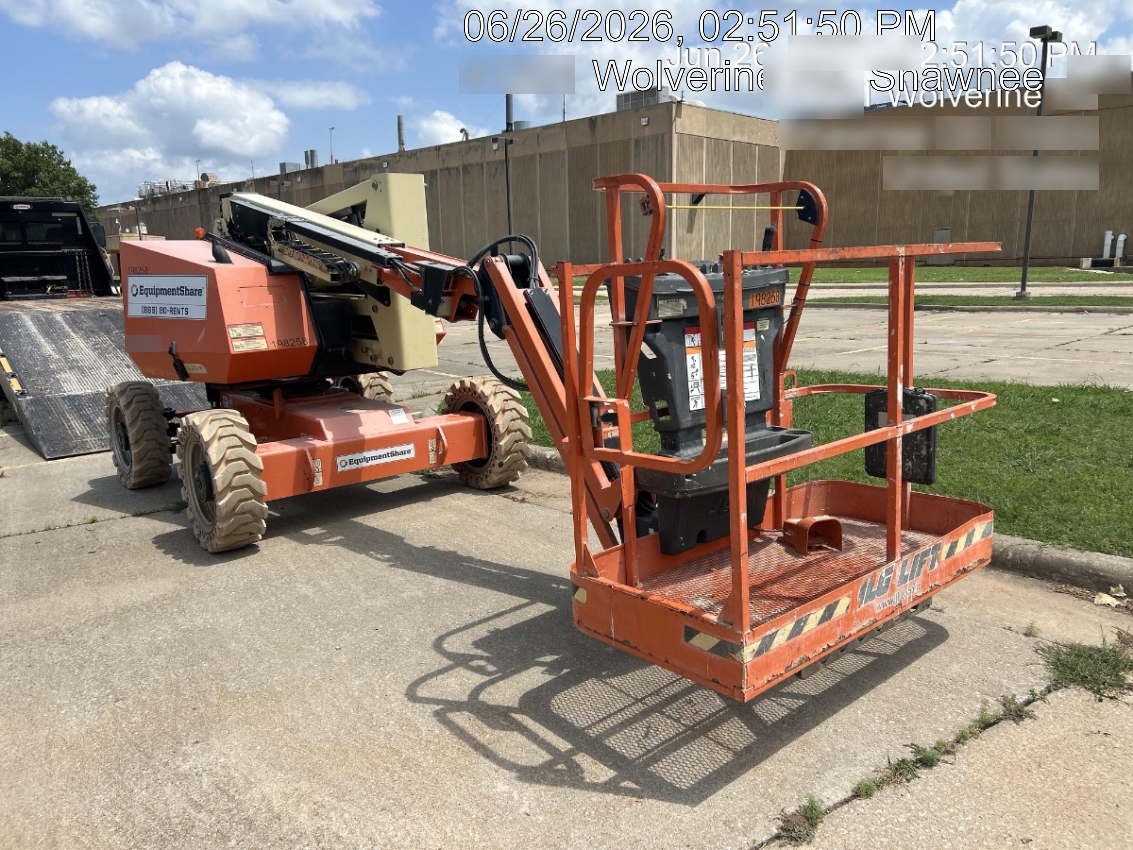 2022 JLG 340AJ