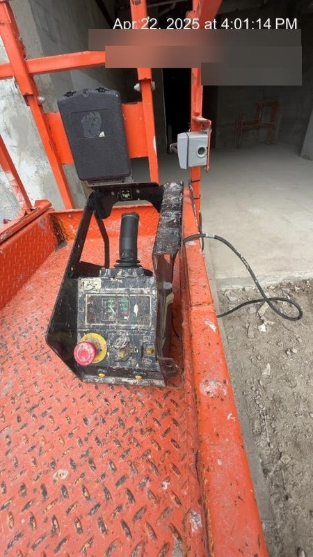 2022 JLG ES2632