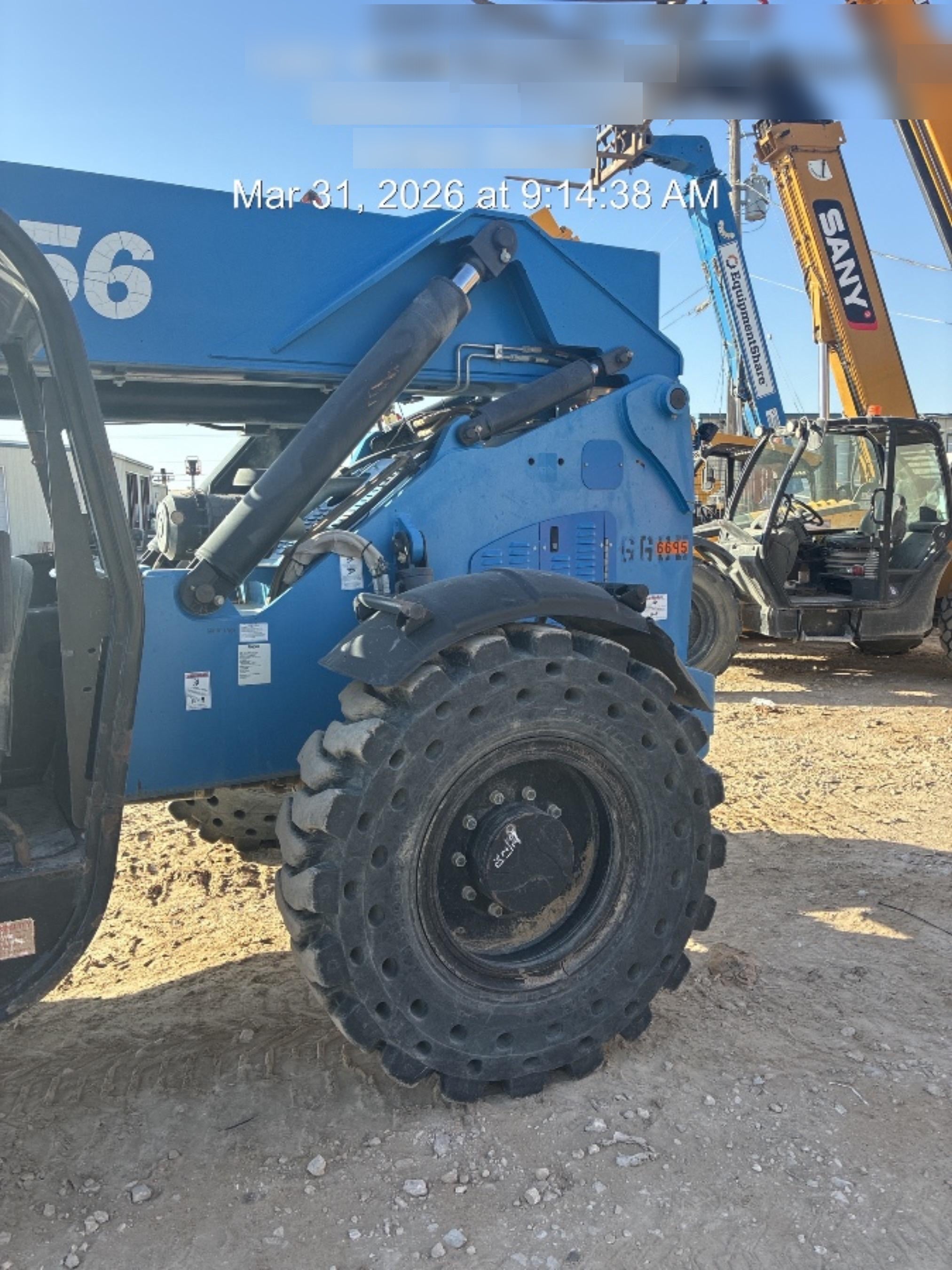 2017 GENIE GTH-1056