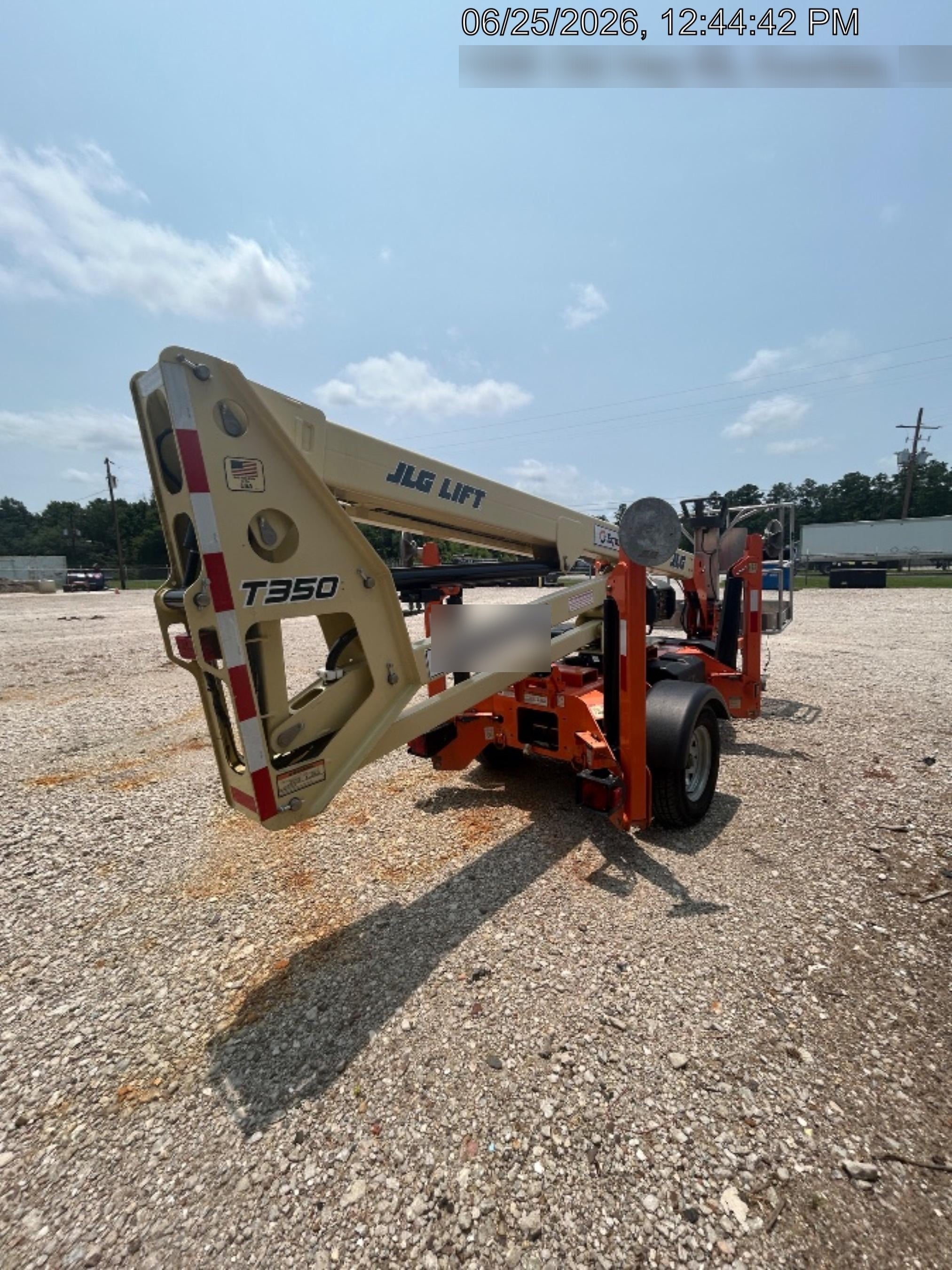 2022 JLG T350