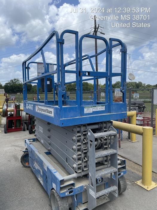 2019 Genie GS-4047 Folding rails with half height swing gate