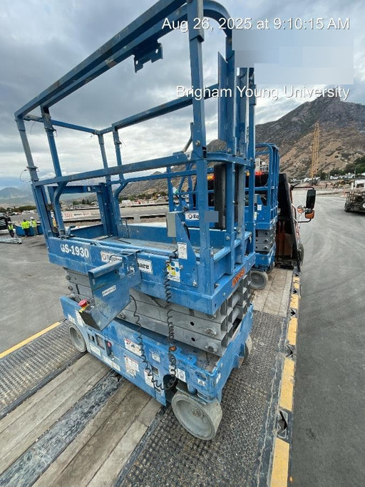 2020 Genie GS-1930 Solid Non Marking Tires, Beacon, Folding rails with half height swing gate, 800W Inverter