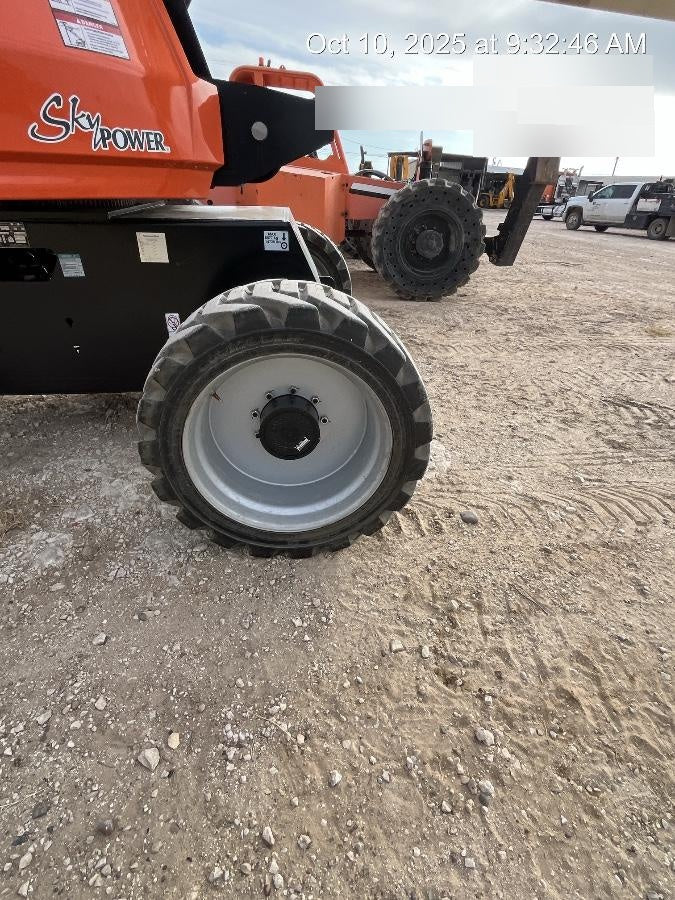 2025 JLG 660SJ