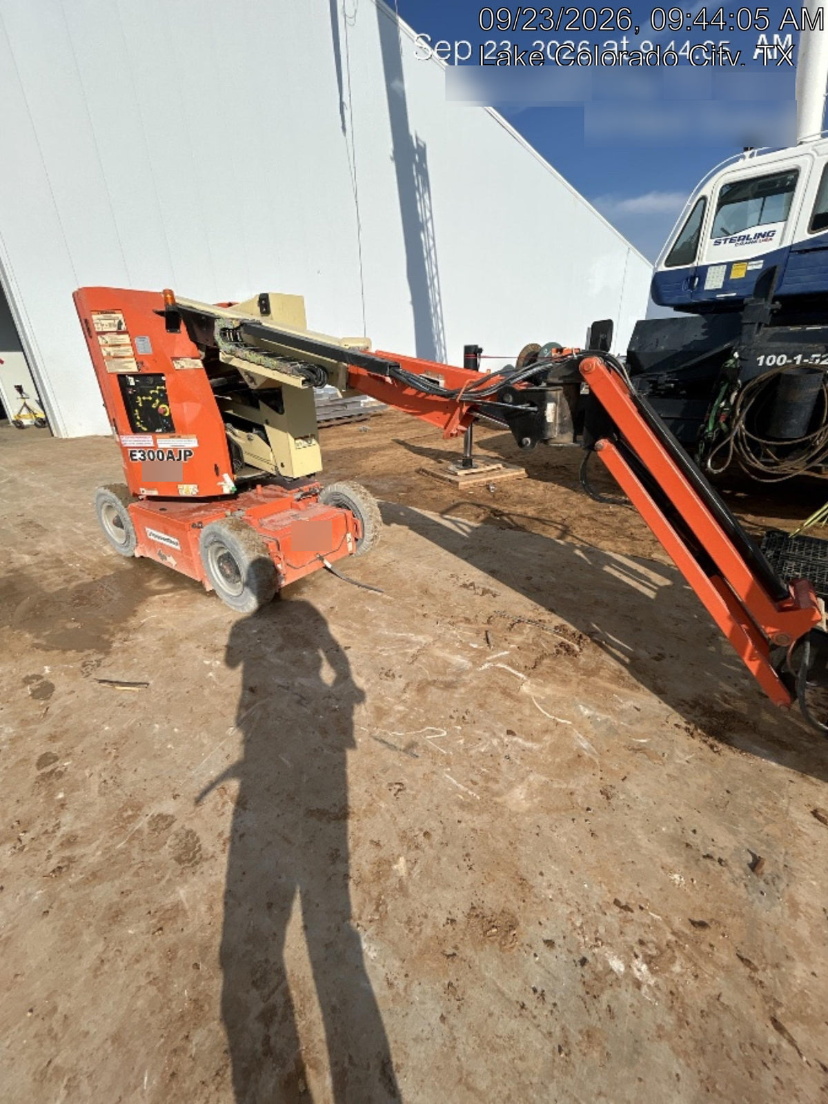 2019 JLG E300AJP