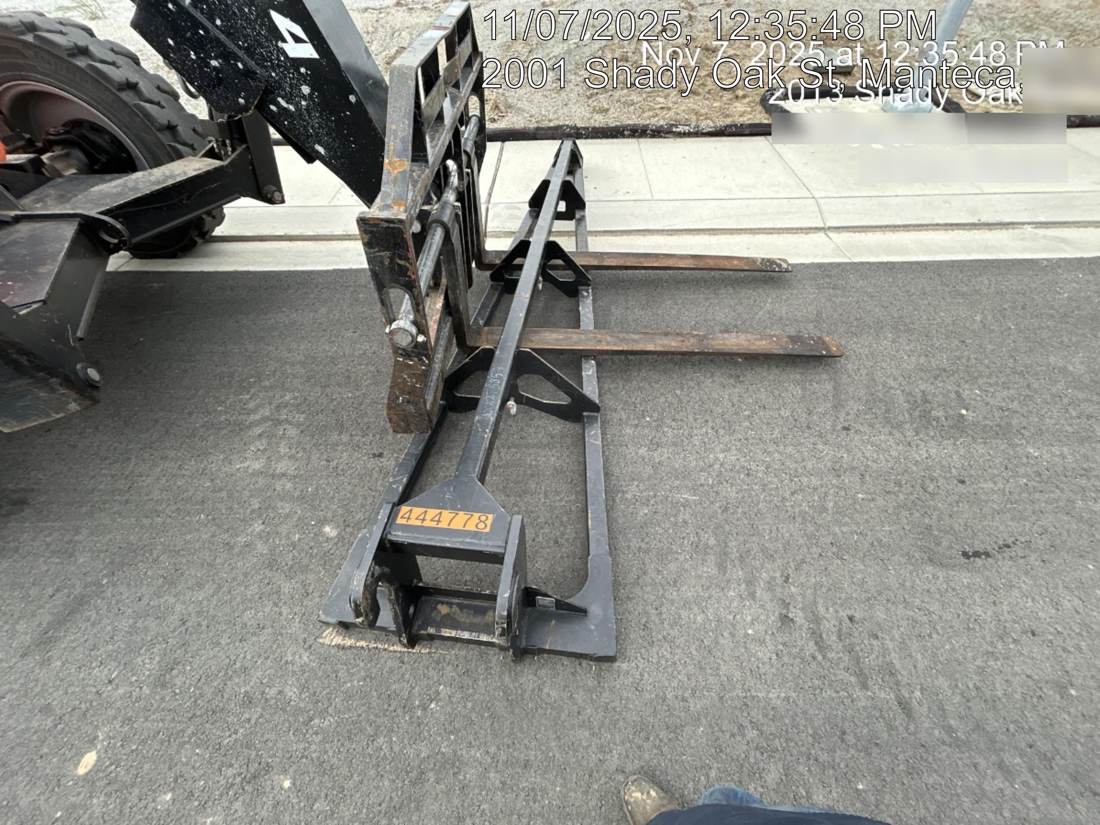 2024 JLG 1001275853