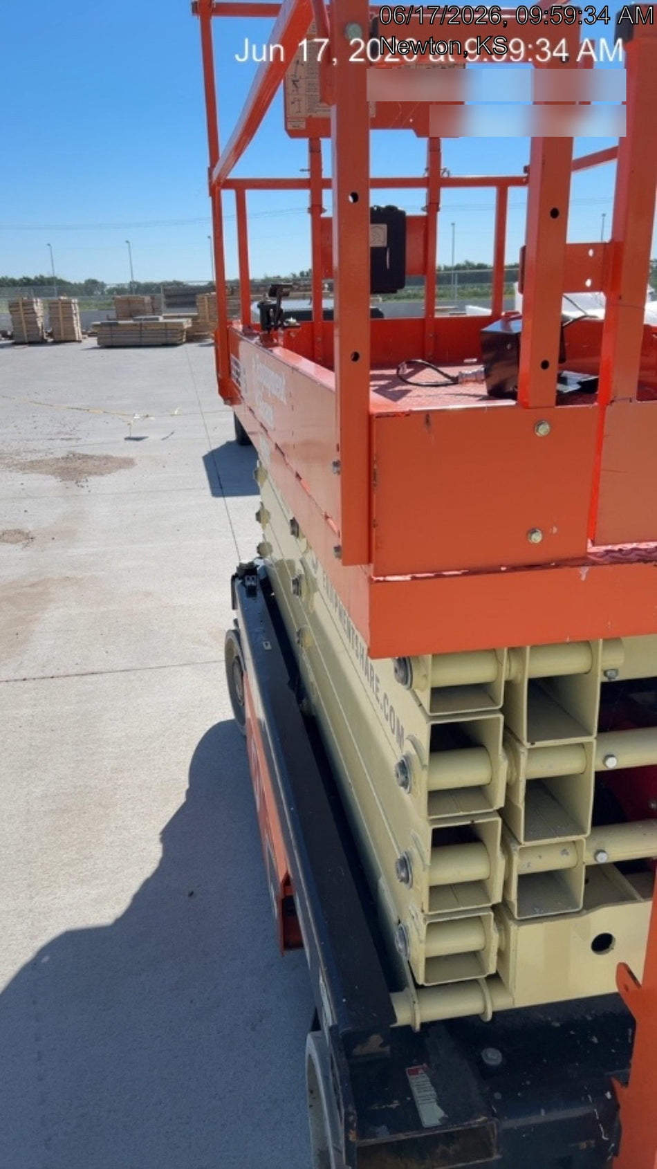 2023 JLG ES3246