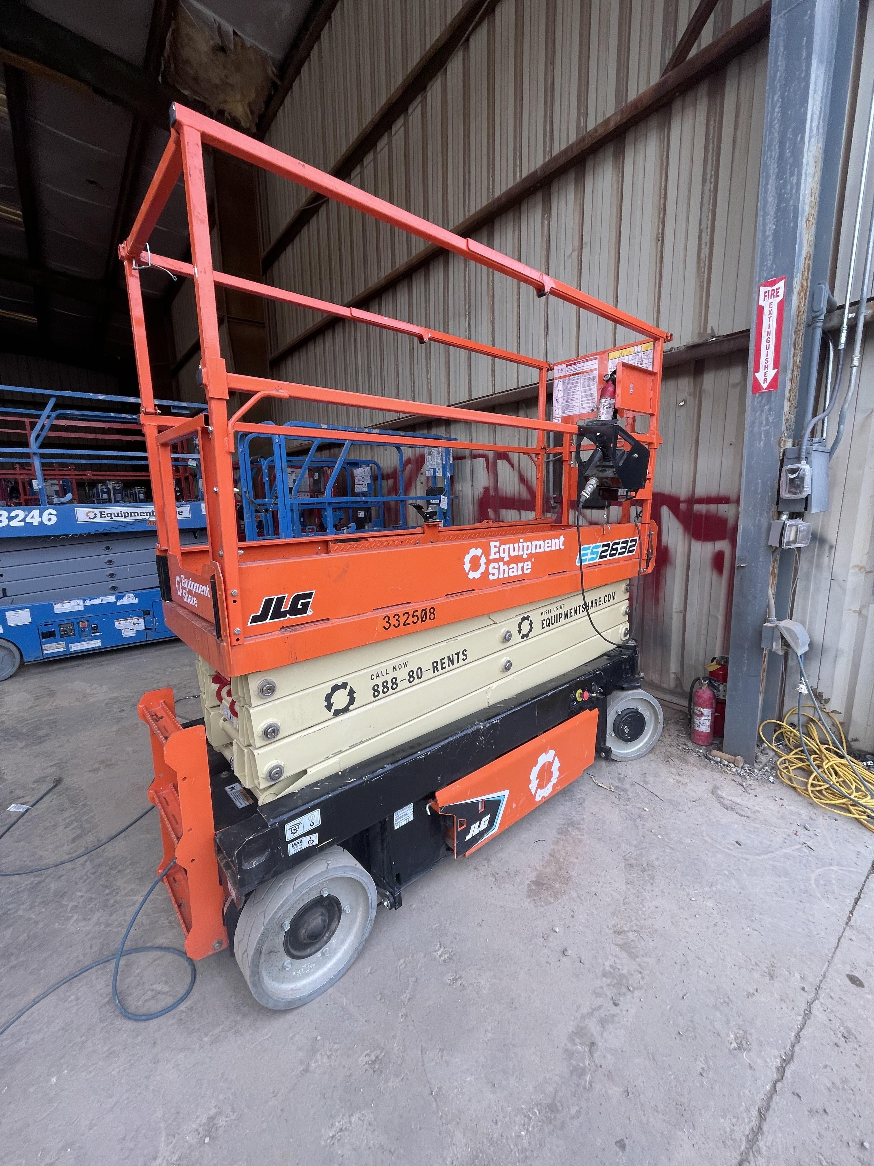 2023 JLG ES2632
