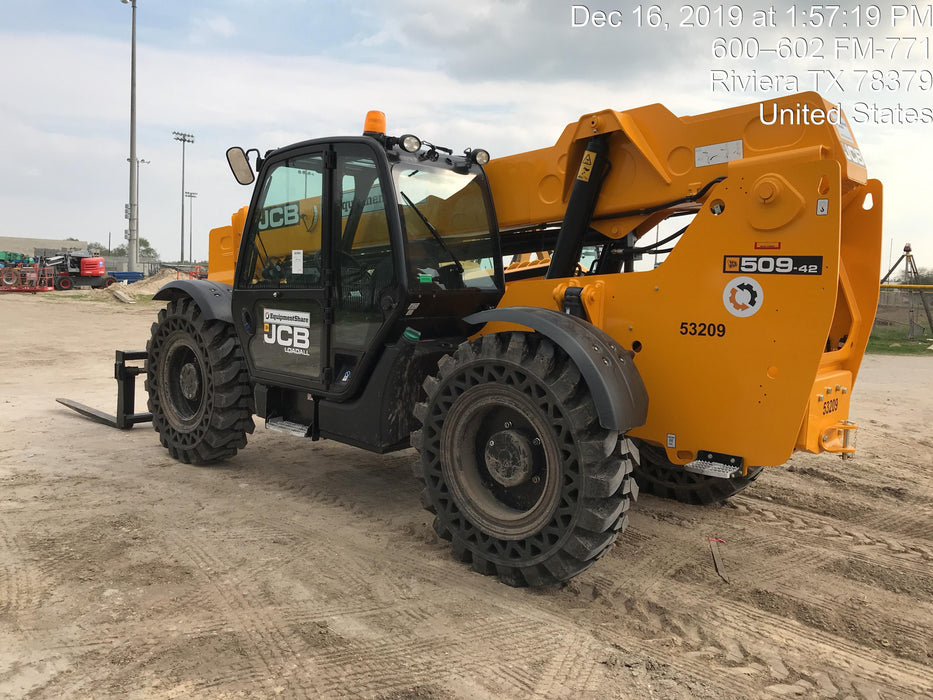 2019 JCB 509-42 Cab/Heat/Air, 74 HP, Solid Tires, STD Worklight, Beacon, Aux Hydraulics, Lifting Eye, Back up Alarm w/66" Carriage/60" Forks