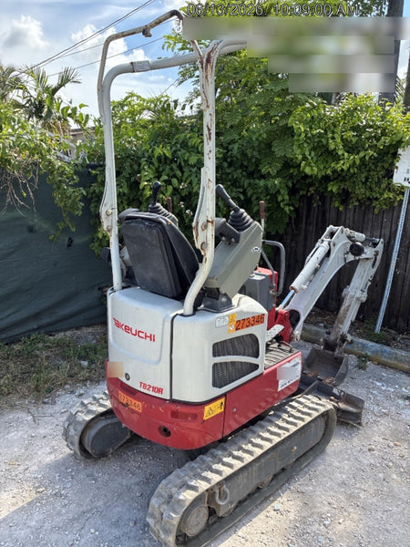 2022 TAKEUCHI TB210R