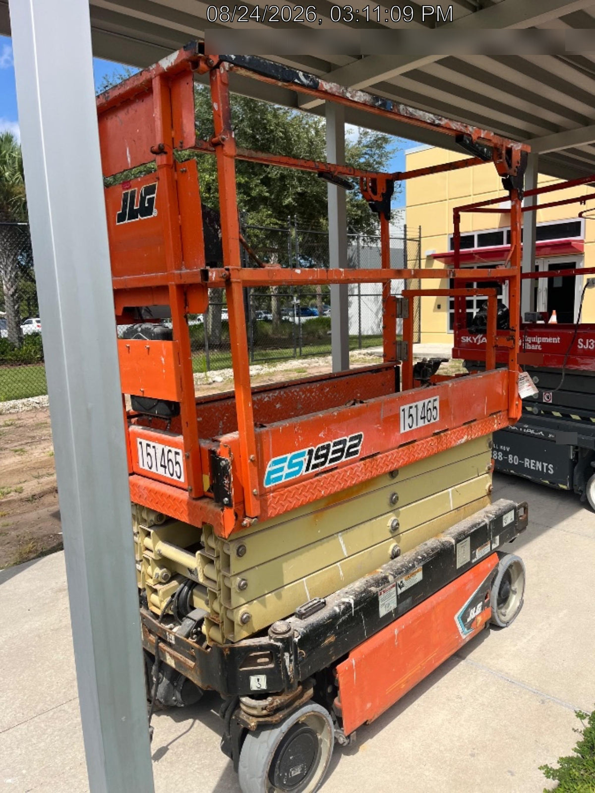 2021 JLG ES1932