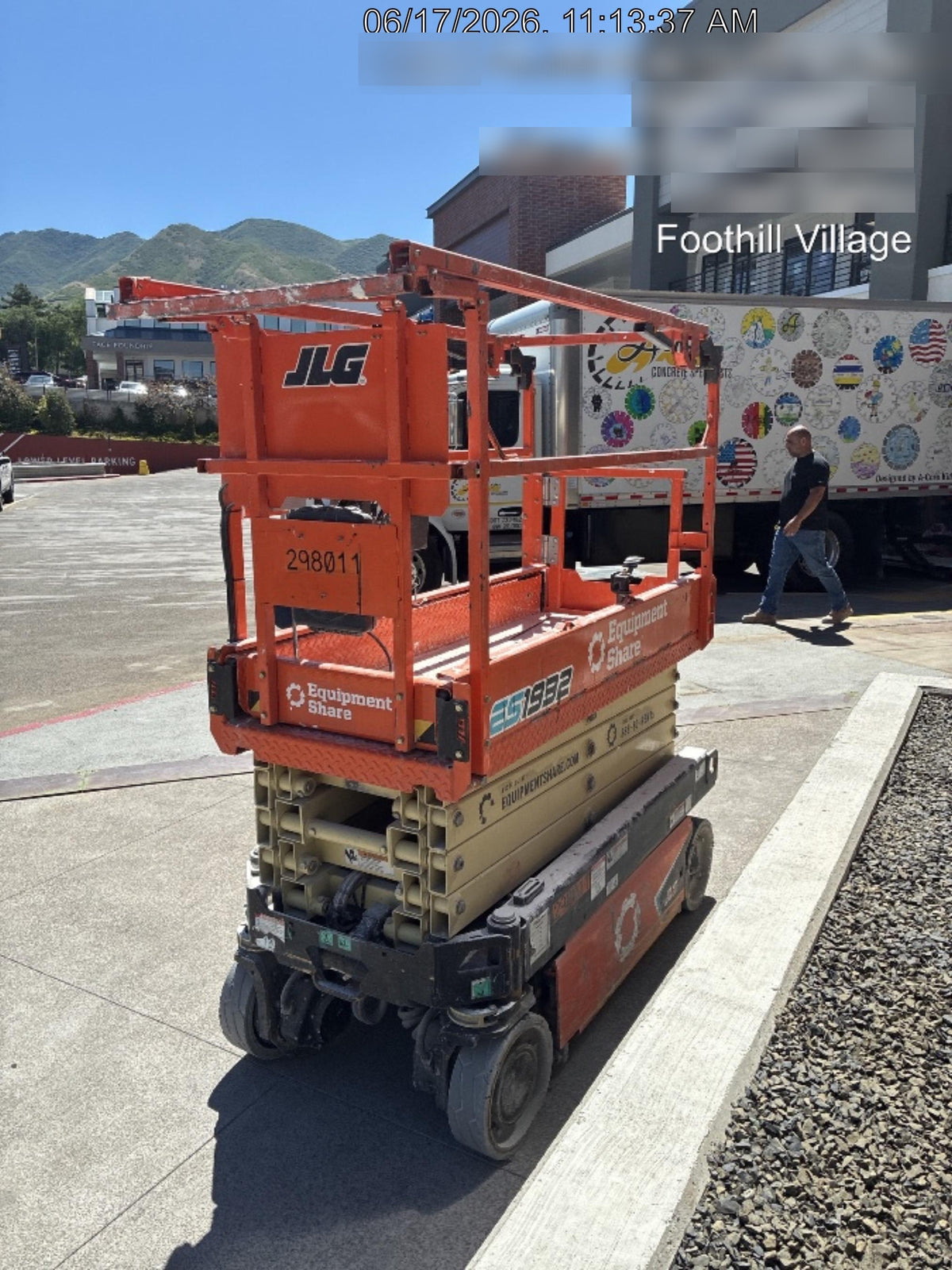 2023 JLG ES1932