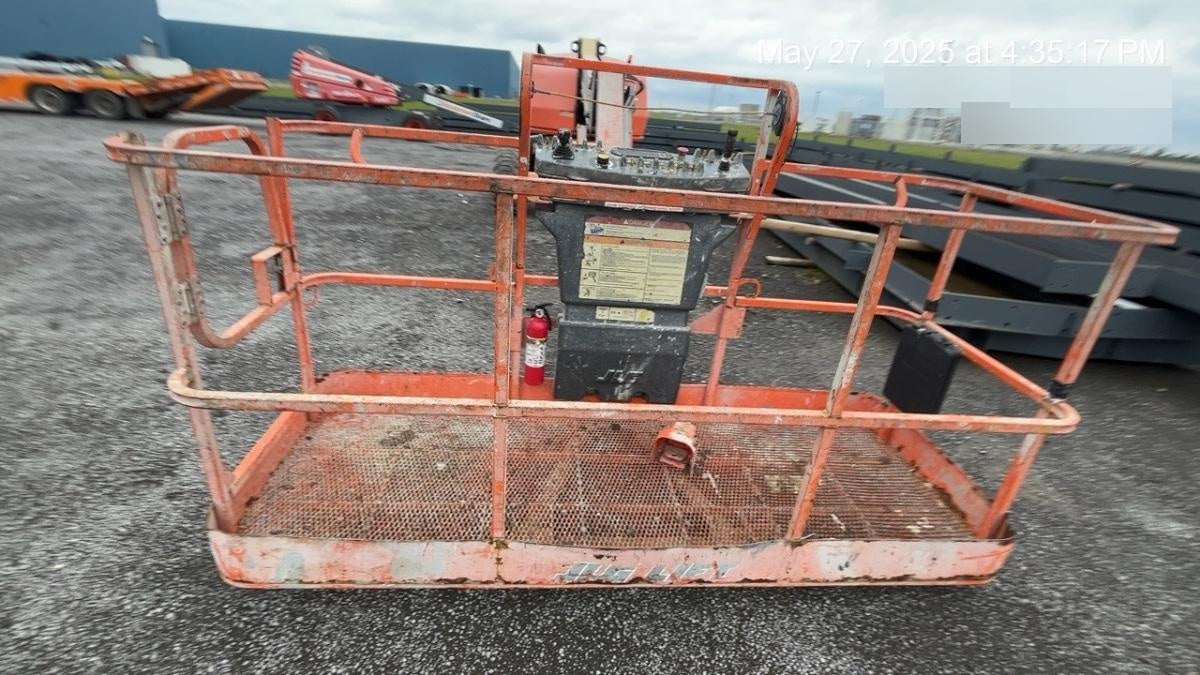 2019 JLG 460SJ