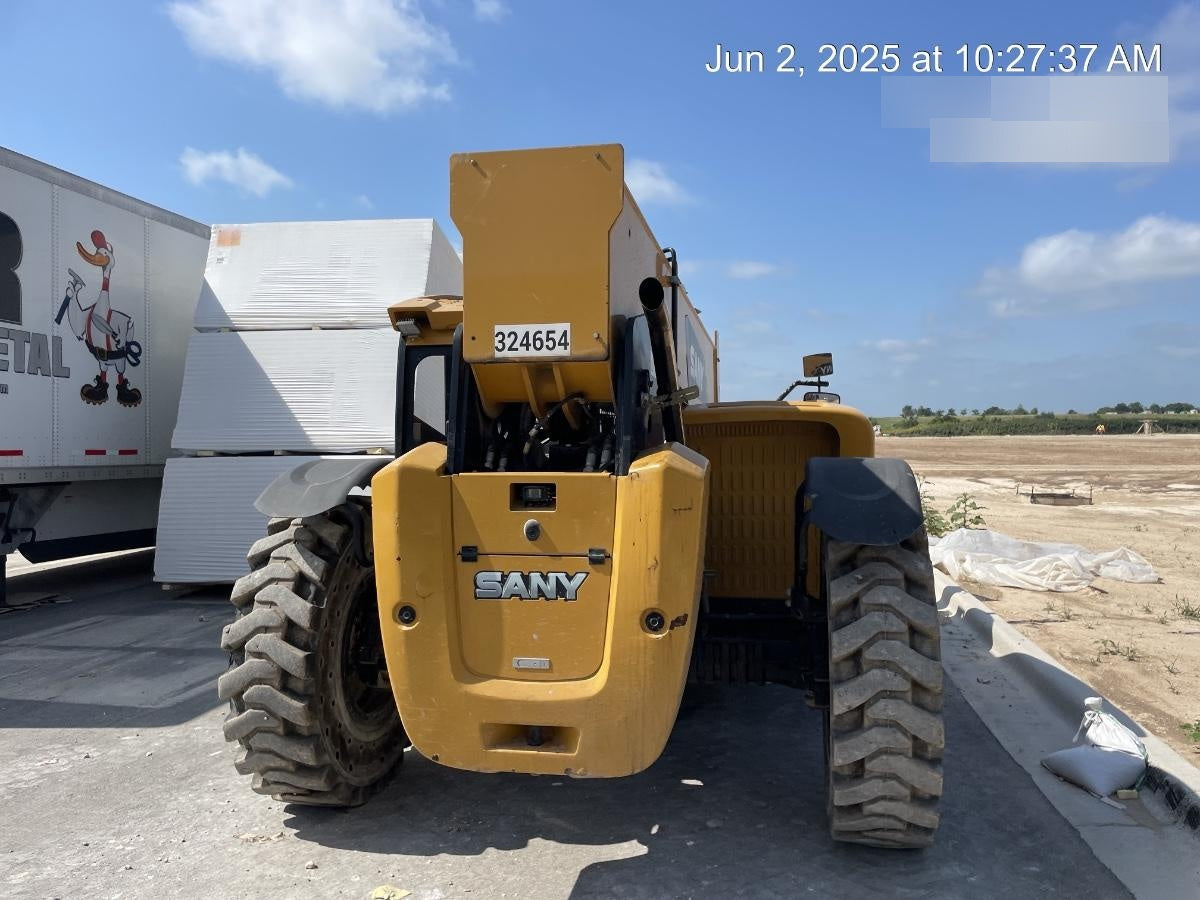 2023 SANY STH1056