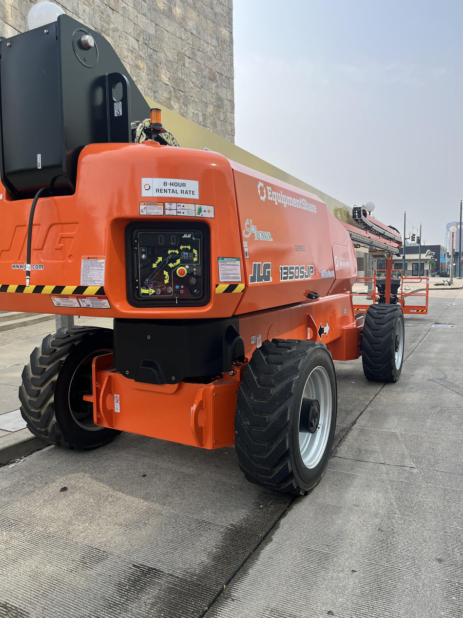 2023 JLG 1350SJP