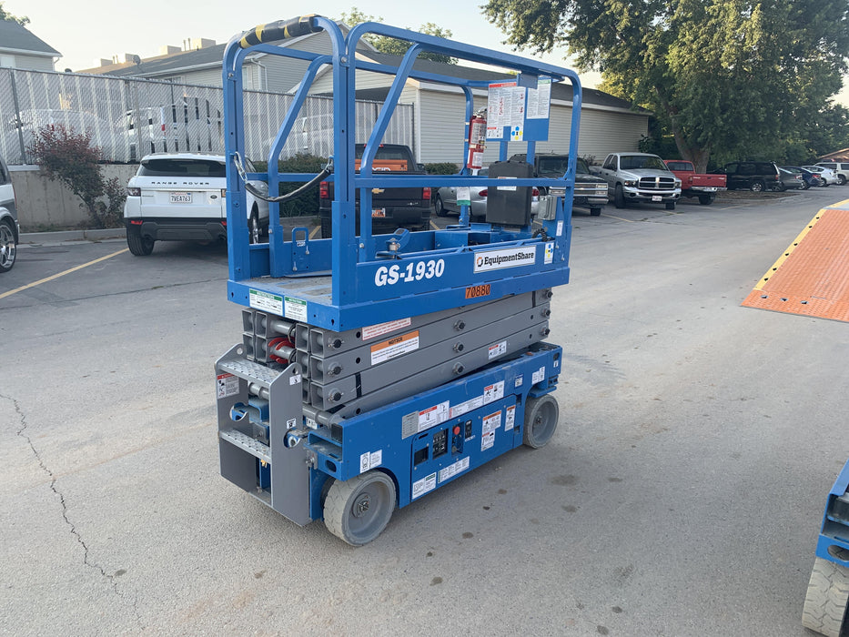 2020 Genie GS-1930 Fixed rails with chain entry gate - Pre A92.20