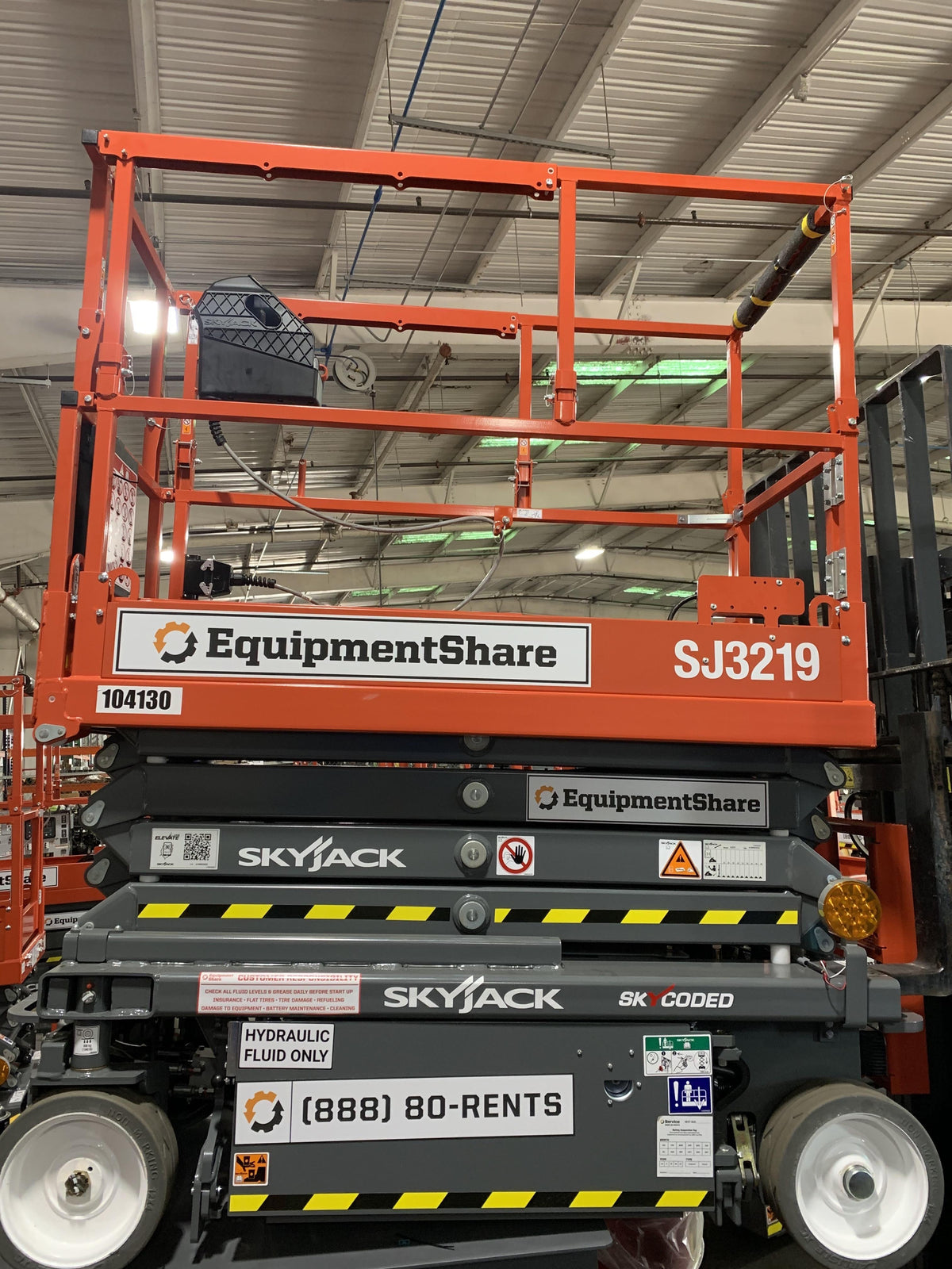 2020 Skyjack SJIII-3219 Solid NM Tires, Half height spring hinged entry gate, Dual Beacons, 800W Inverter