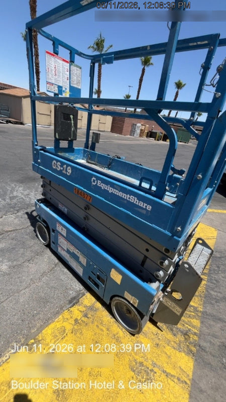 2020 Genie GS-1930 Solid Non Marking Tires, Beacon, Folding rails with half height swing gate, 800W Inverter
