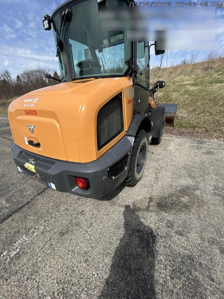 2023 CASE 121F