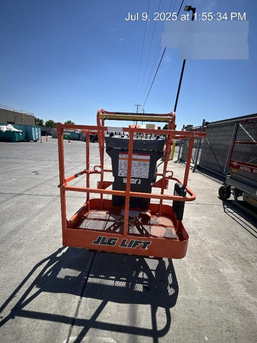 2019 JLG E300AJP