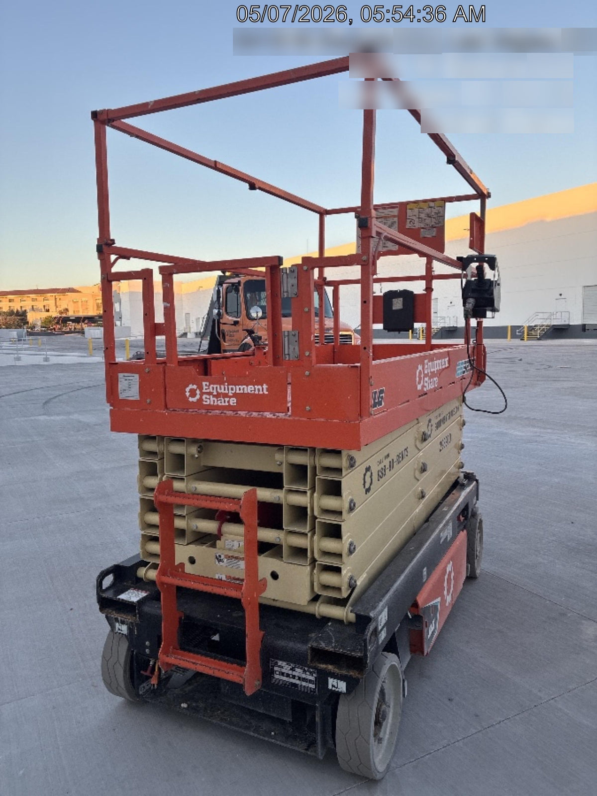 2023 JLG ES3246