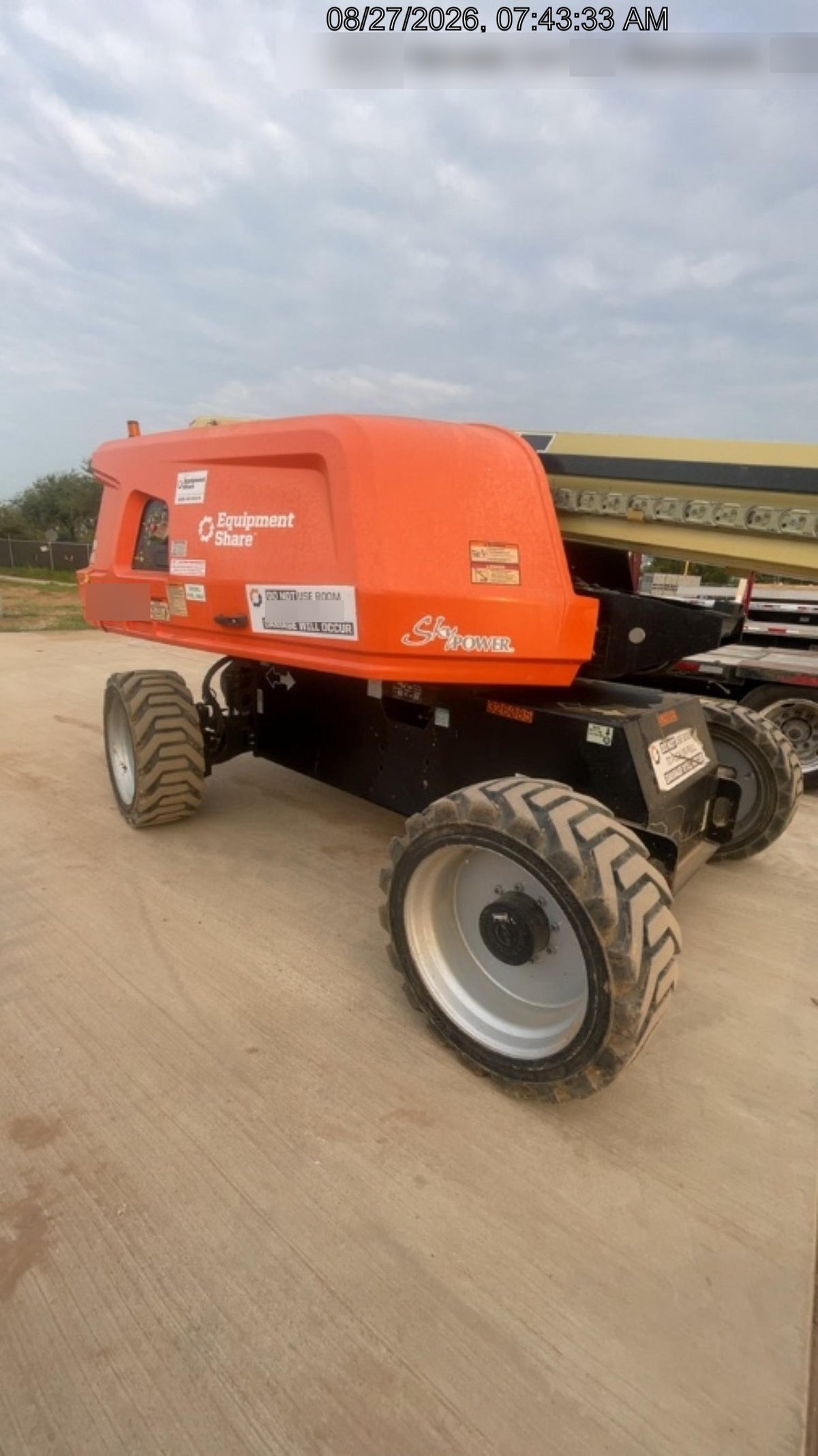 2023 JLG 660SJ