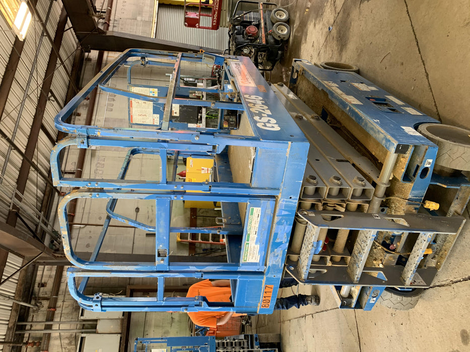 2019 Genie GS-2646 folding rails with full height swing gate, 800W Inverter