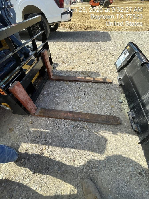 2025 ARROW MATERIAL HANDLING F5100CB - 72"