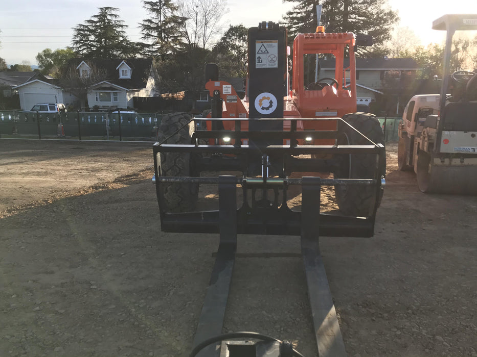 2020 Skytrak 8042 74 Hp, FF Tires, Work Lights, Beacon, Aux Hydraulics, Back up Alarm, Lifting Eye, ES Decals