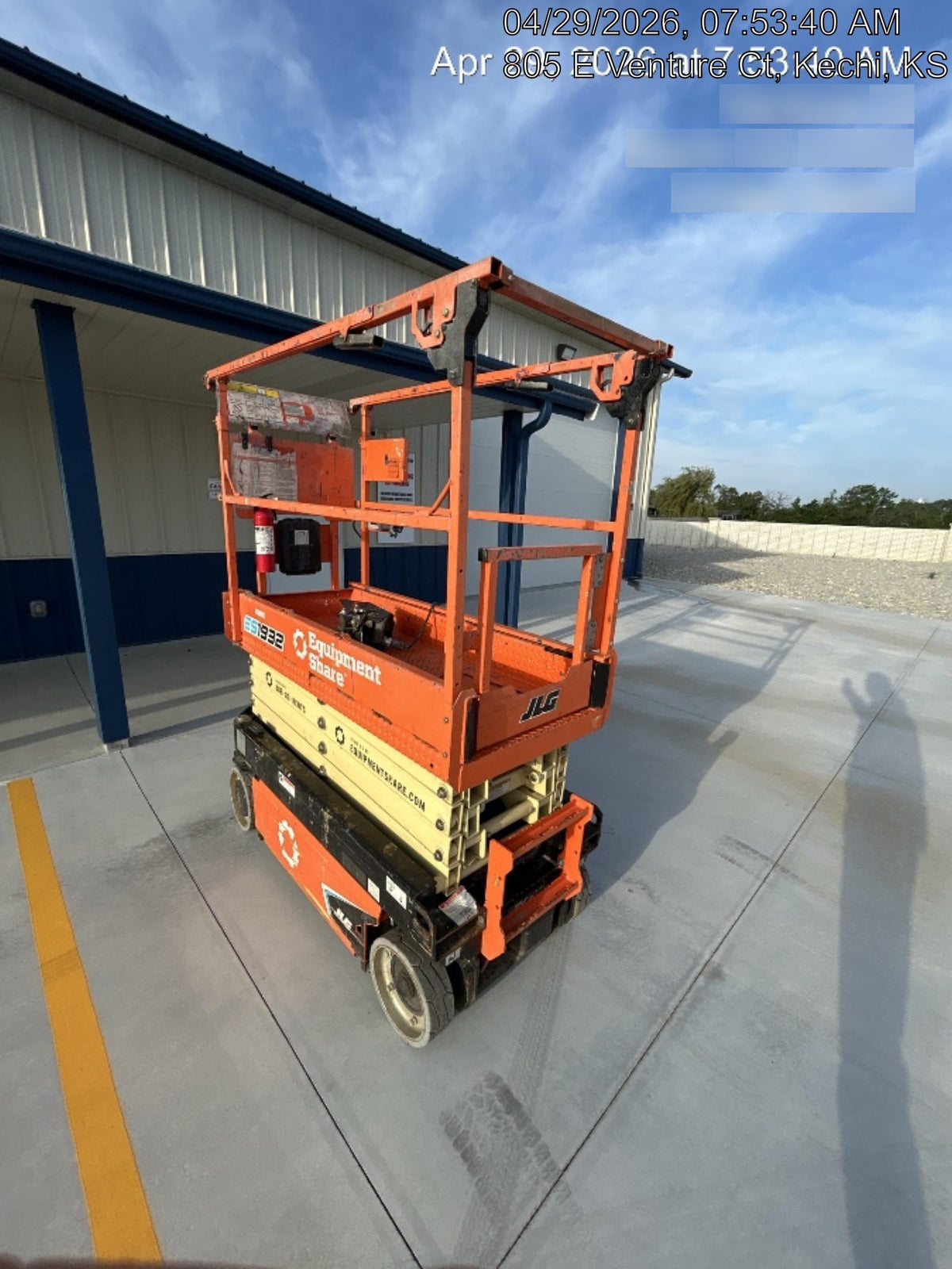 2023 JLG ES1932